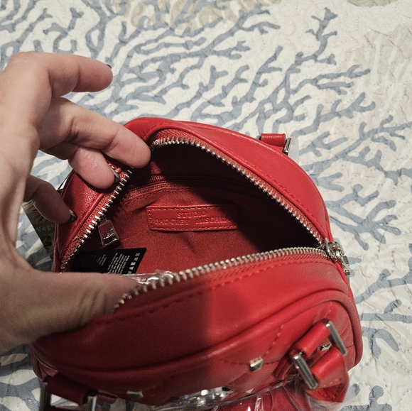 Small Badgley Mischka purse - Picture 5 of 6